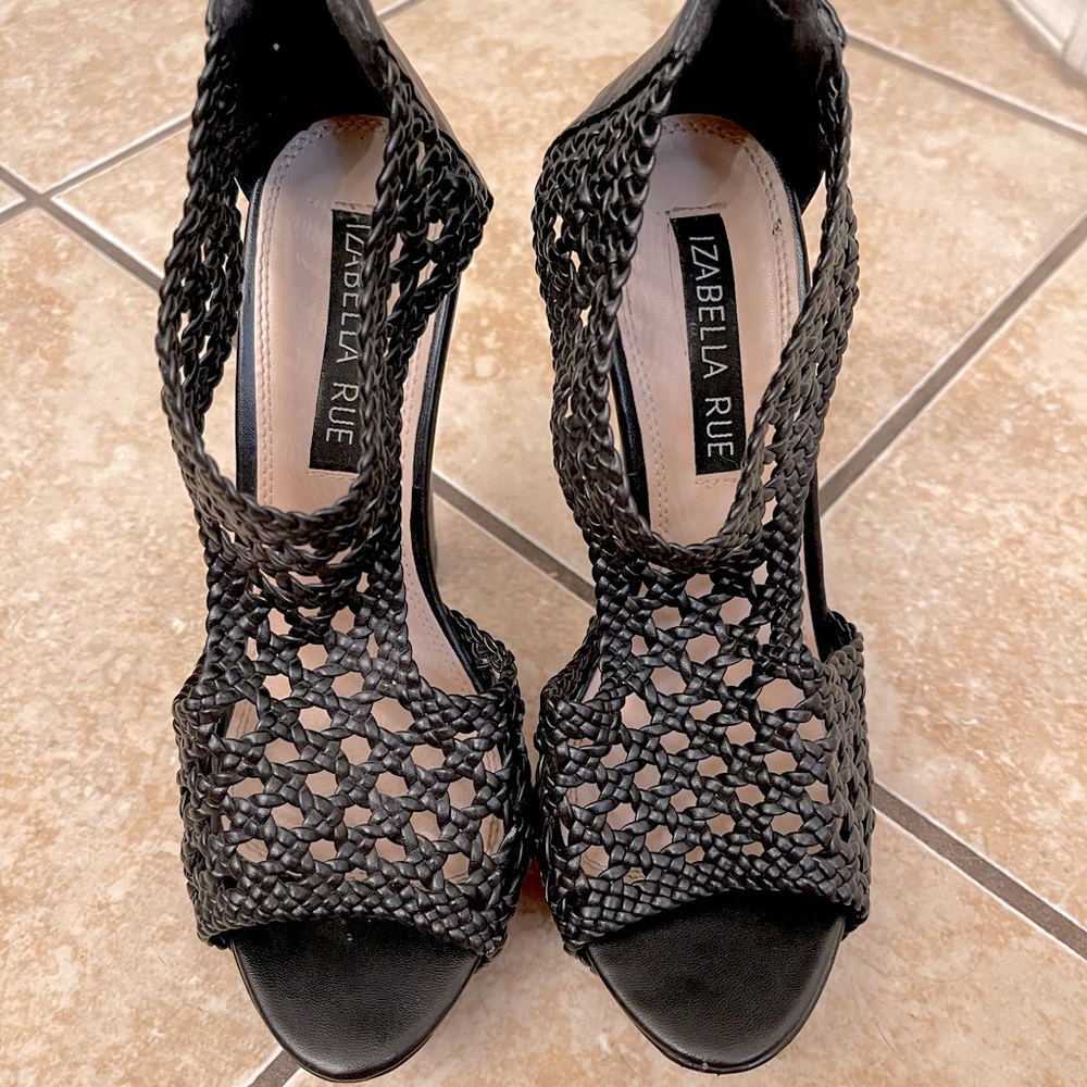 Izabella rue woven chunky heels size 6.5